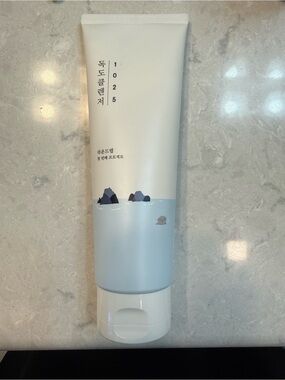 Round Lab Dokdo 1025  Face Cleanser Value Size